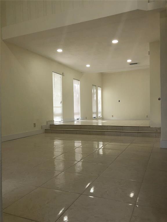 3910 NW 105th Ave
