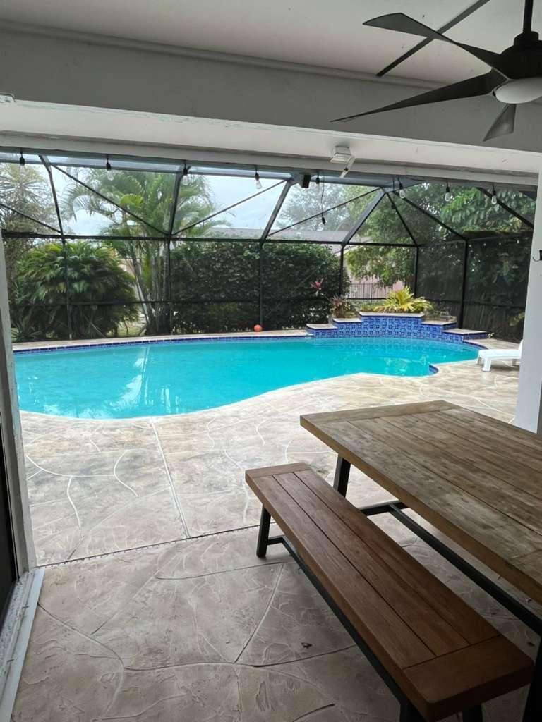 PINEWOOD EAST 2 OF WELLIN - Residential Lease