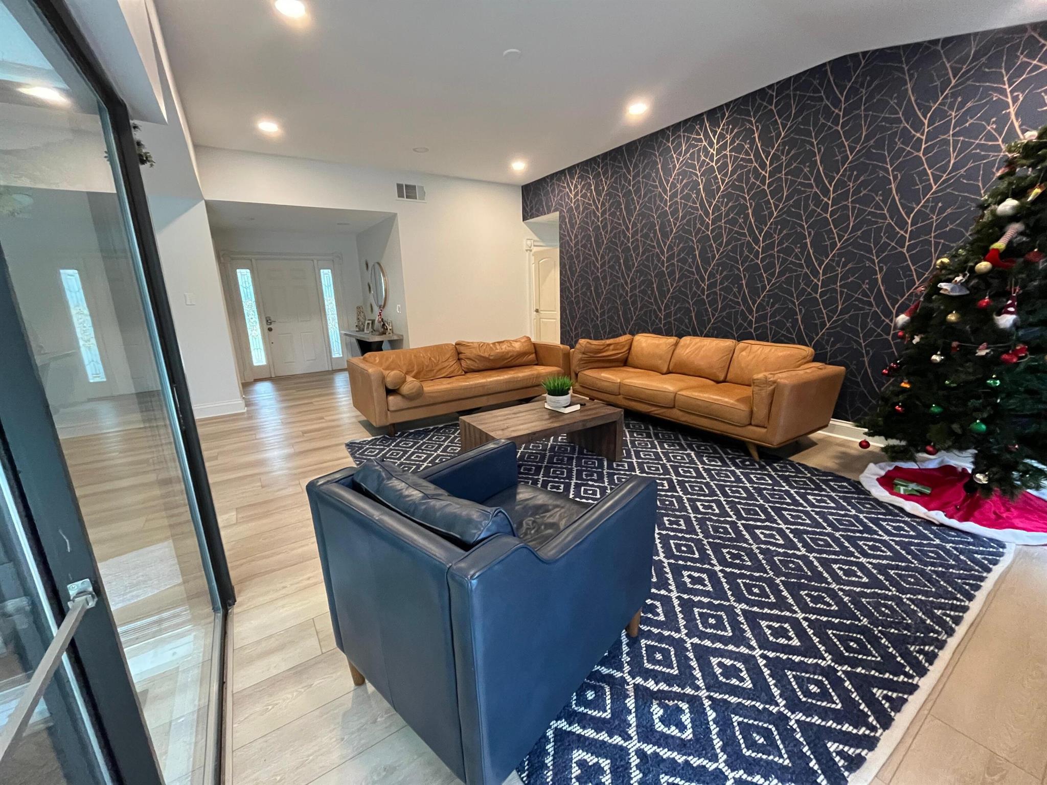 PINEWOOD EAST 2 OF WELLIN - Residential Lease