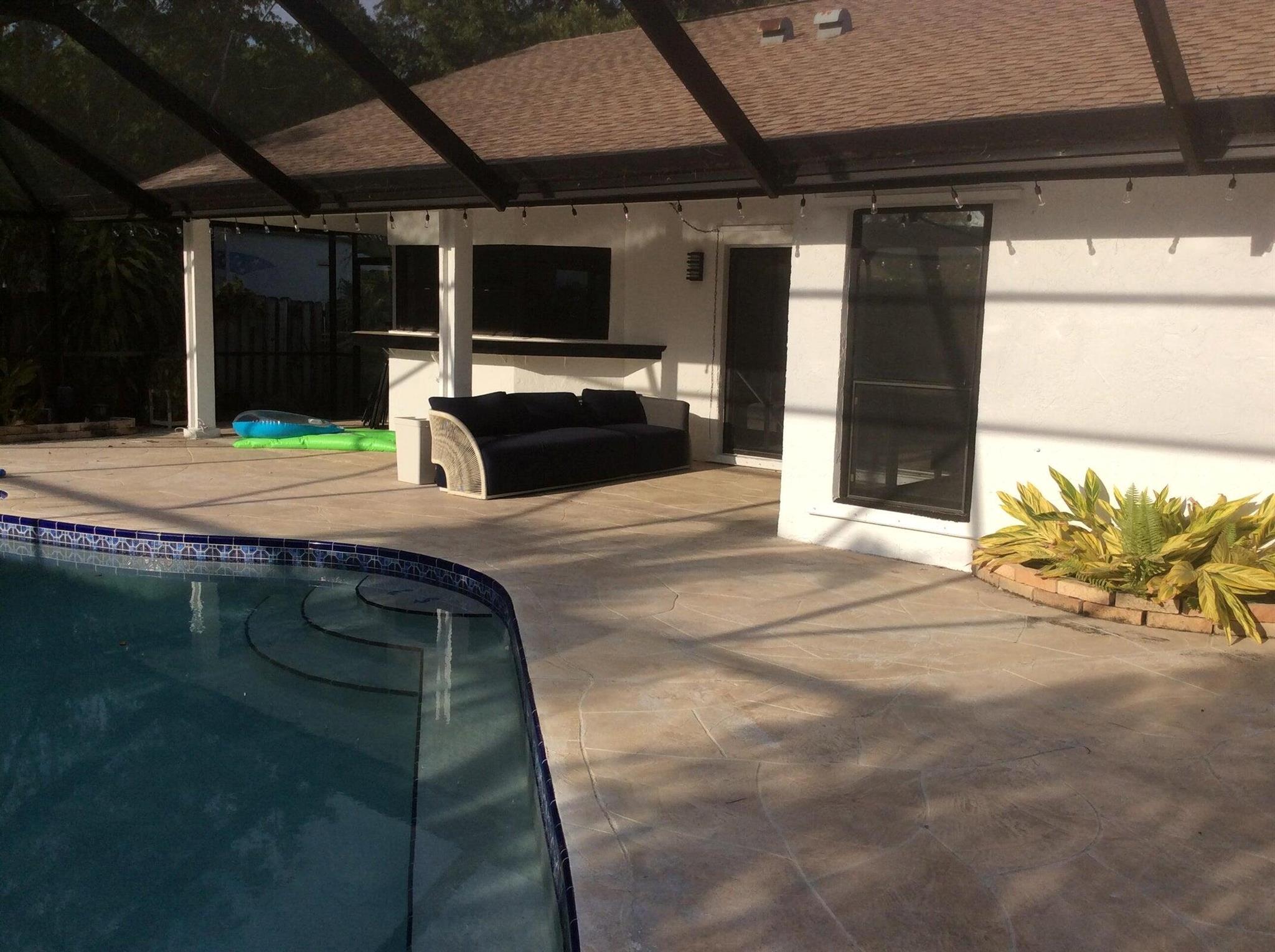 PINEWOOD EAST 2 OF WELLIN - Residential Lease