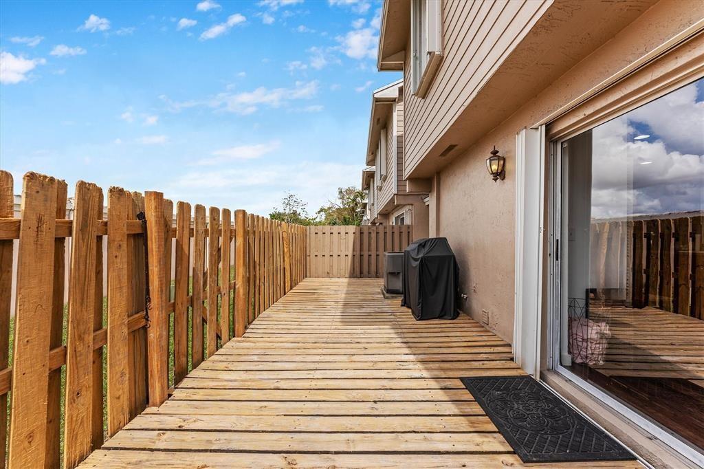 Twin Fountains Rep 142-38 - Residential Lease