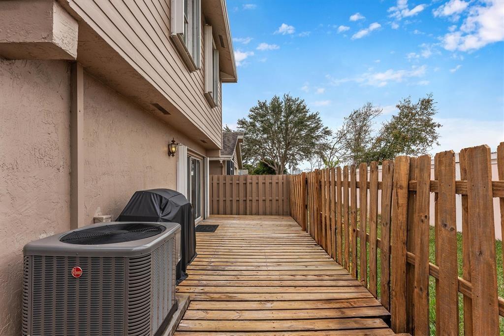 Twin Fountains Rep 142-38 - Residential Lease