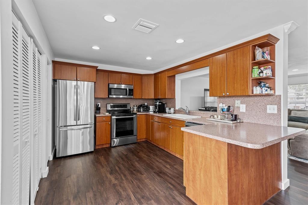 Twin Fountains Rep 142-38 - Residential Lease