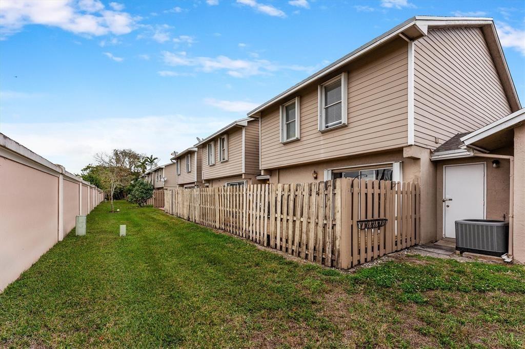 Twin Fountains Rep 142-38 - Residential Lease