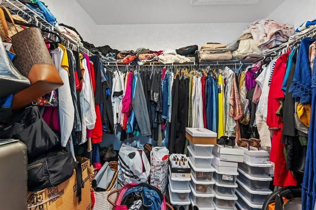 Twin Fountains Rep 142-38 - Residential Lease