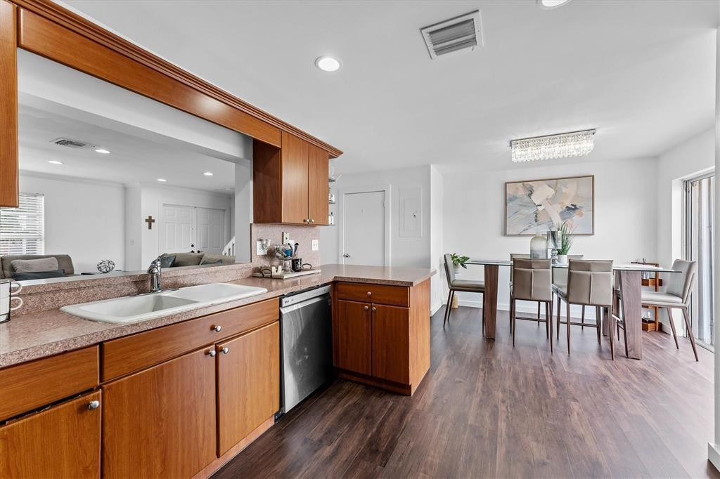 Twin Fountains Rep 142-38 - Residential Lease