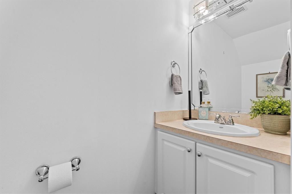 Twin Fountains Rep 142-38 - Residential Lease