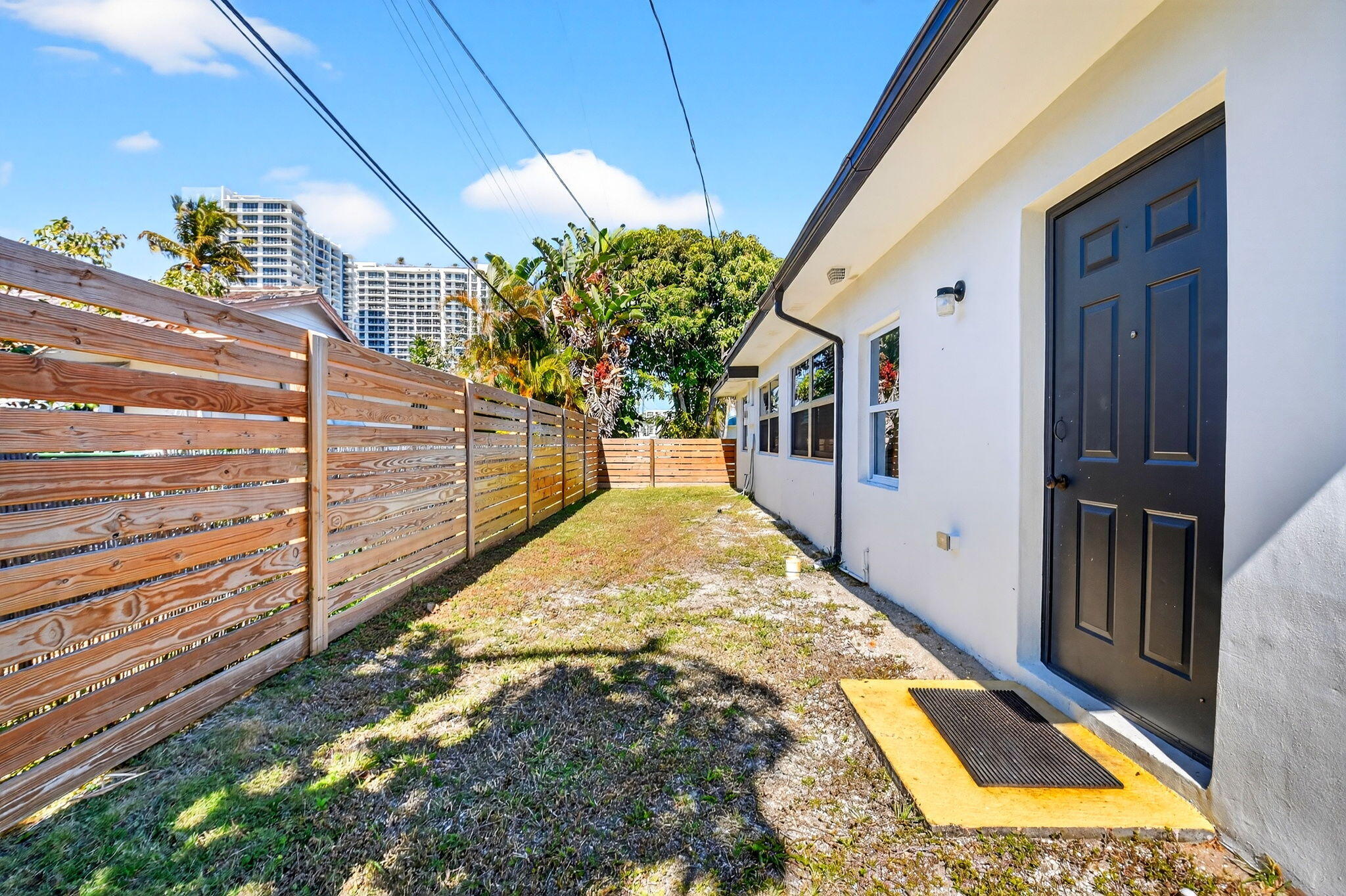 RIVIERA SHORES - Residential