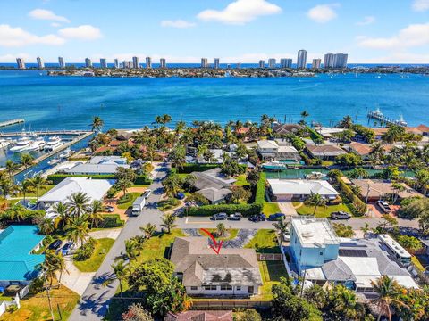 3651 Palm Drive Riviera Beach FL 33404