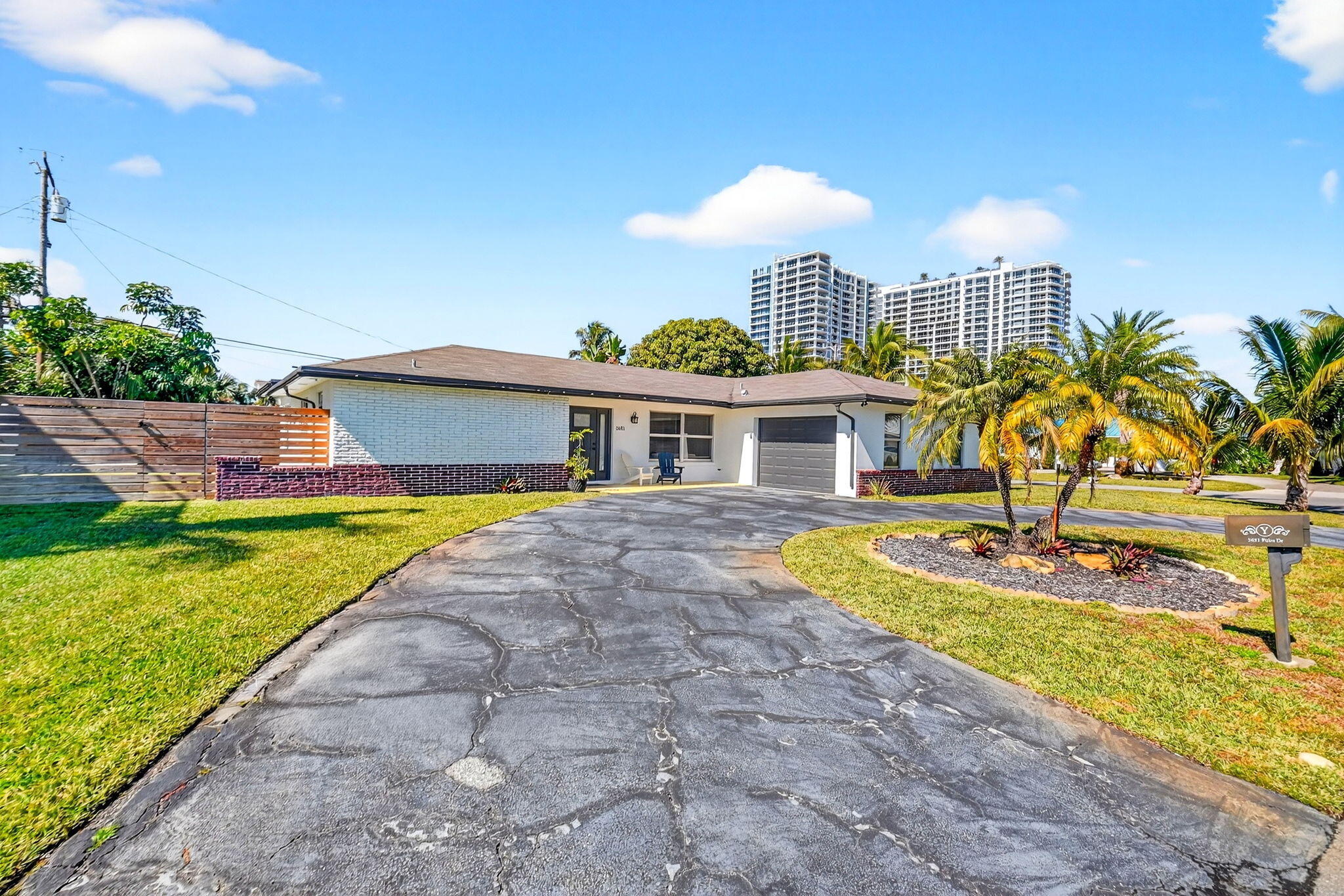 RIVIERA SHORES - Residential