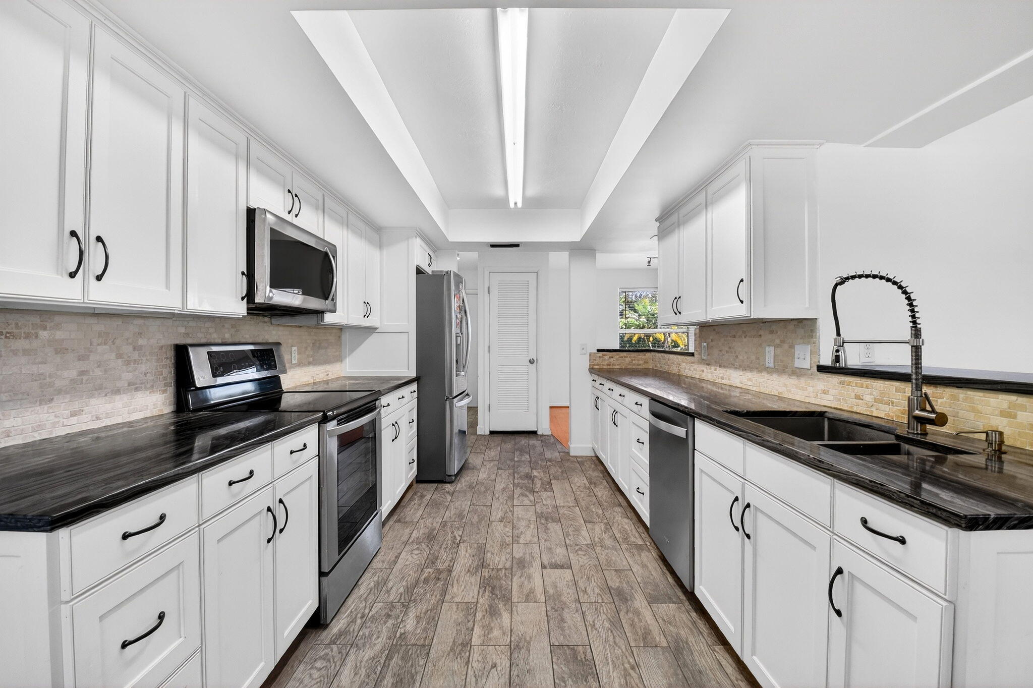 RIVIERA SHORES - Residential