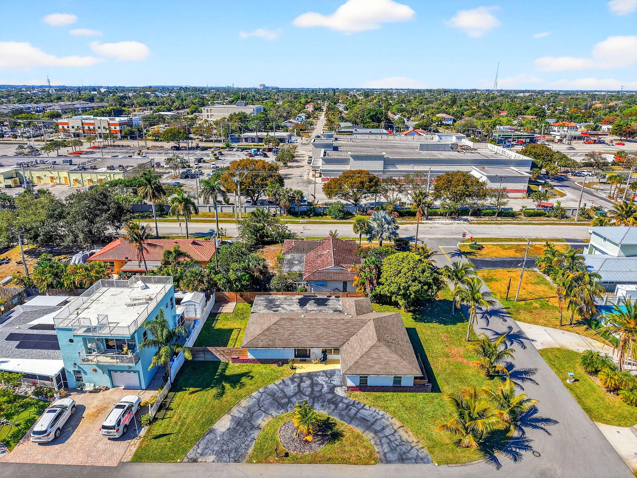 RIVIERA SHORES - Residential