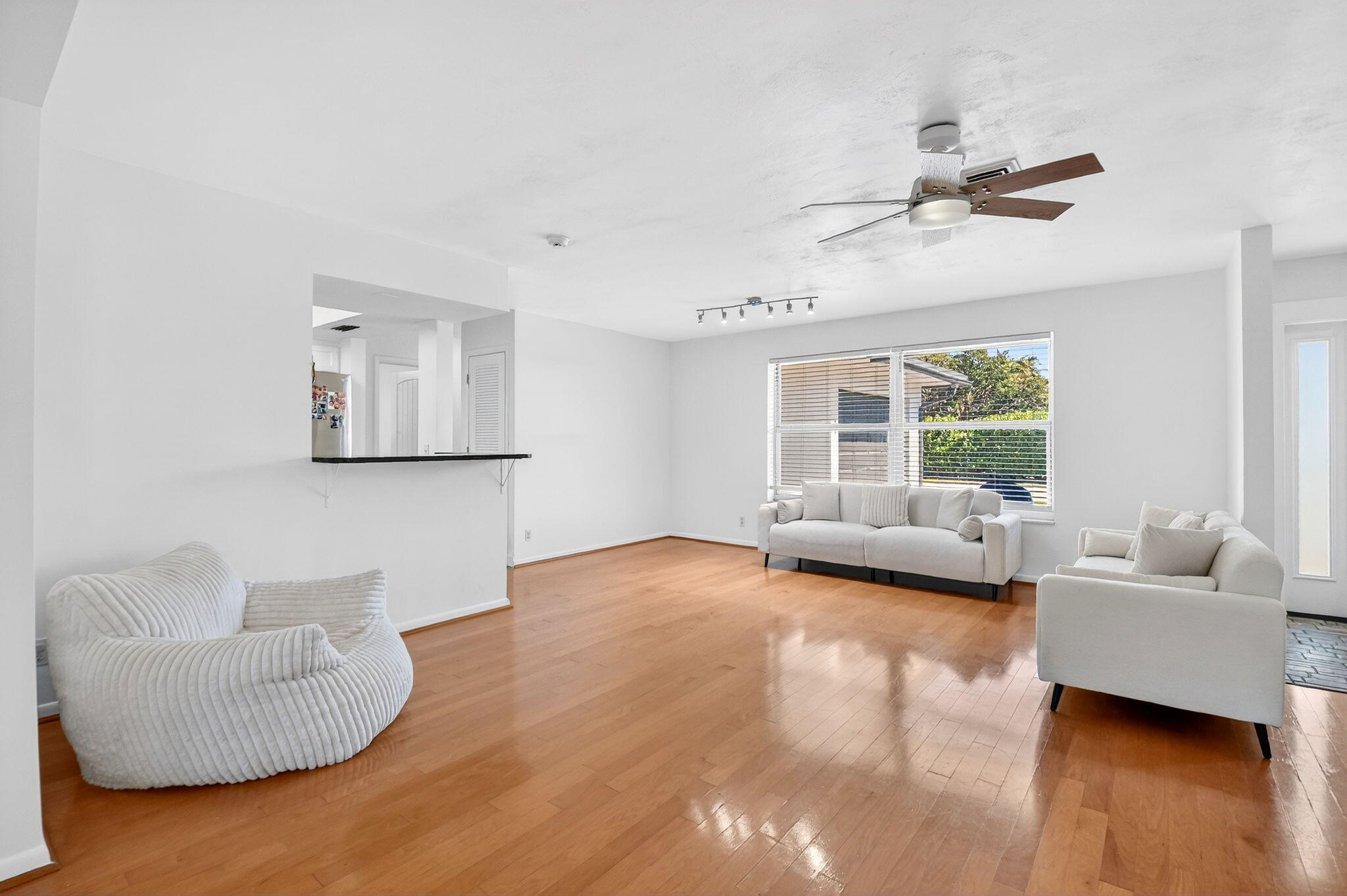 RIVIERA SHORES - Residential