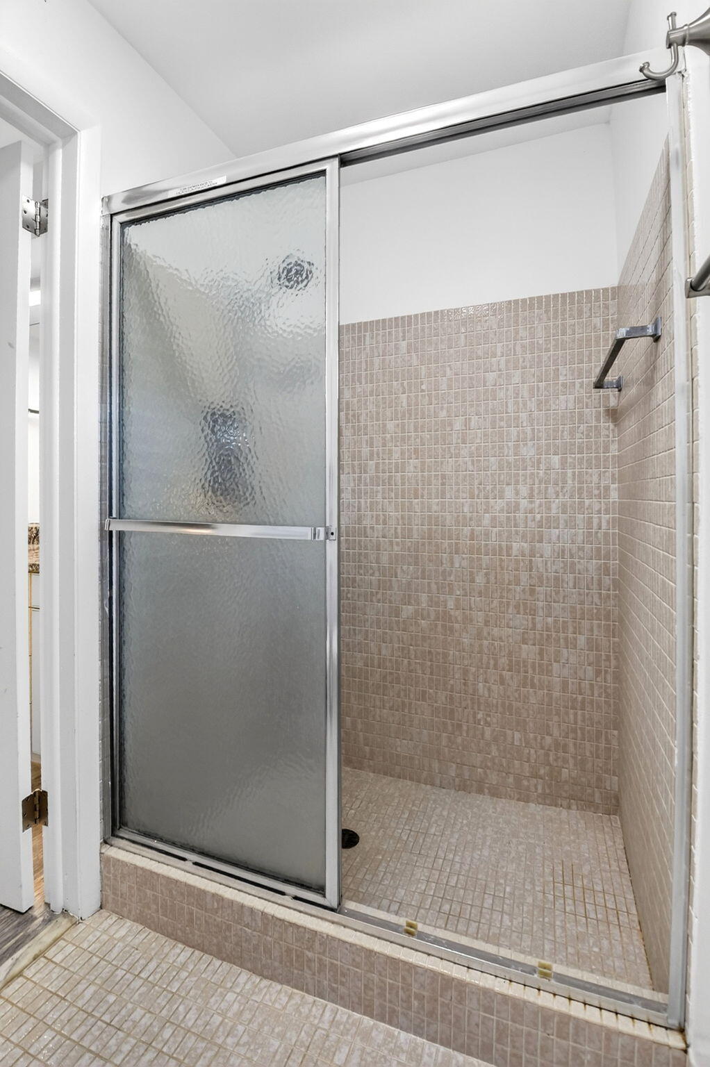 RIVIERA SHORES - Residential