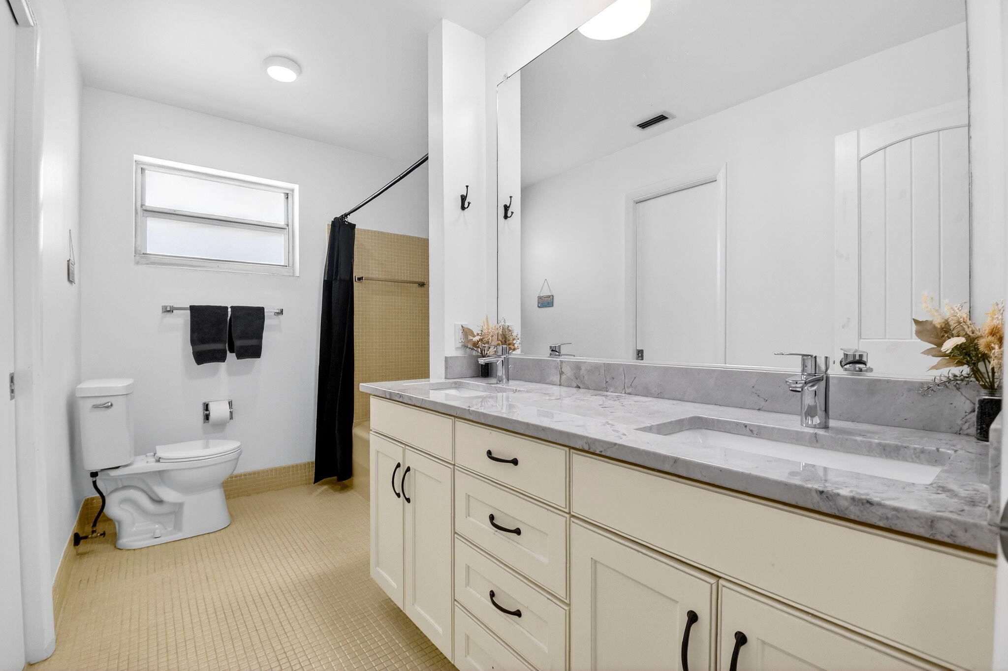 RIVIERA SHORES - Residential