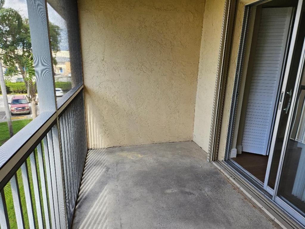 VILLAGE GREEN HAMPTON CONDO - Residential Lease