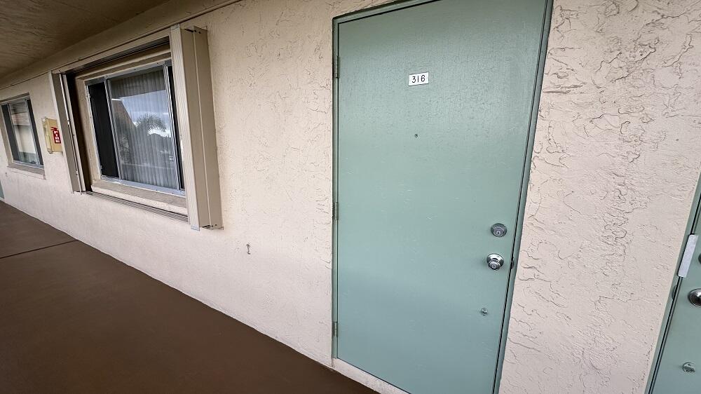 VILLAGE GREEN HAMPTON CONDO - Residential Lease