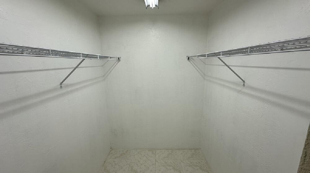 VILLAGE GREEN HAMPTON CONDO - Residential Lease