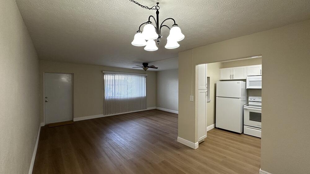 VILLAGE GREEN HAMPTON CONDO - Residential Lease