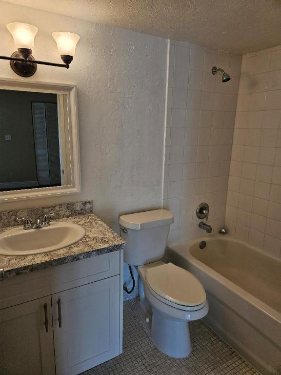 VILLAGE GREEN HAMPTON CONDO - Residential Lease