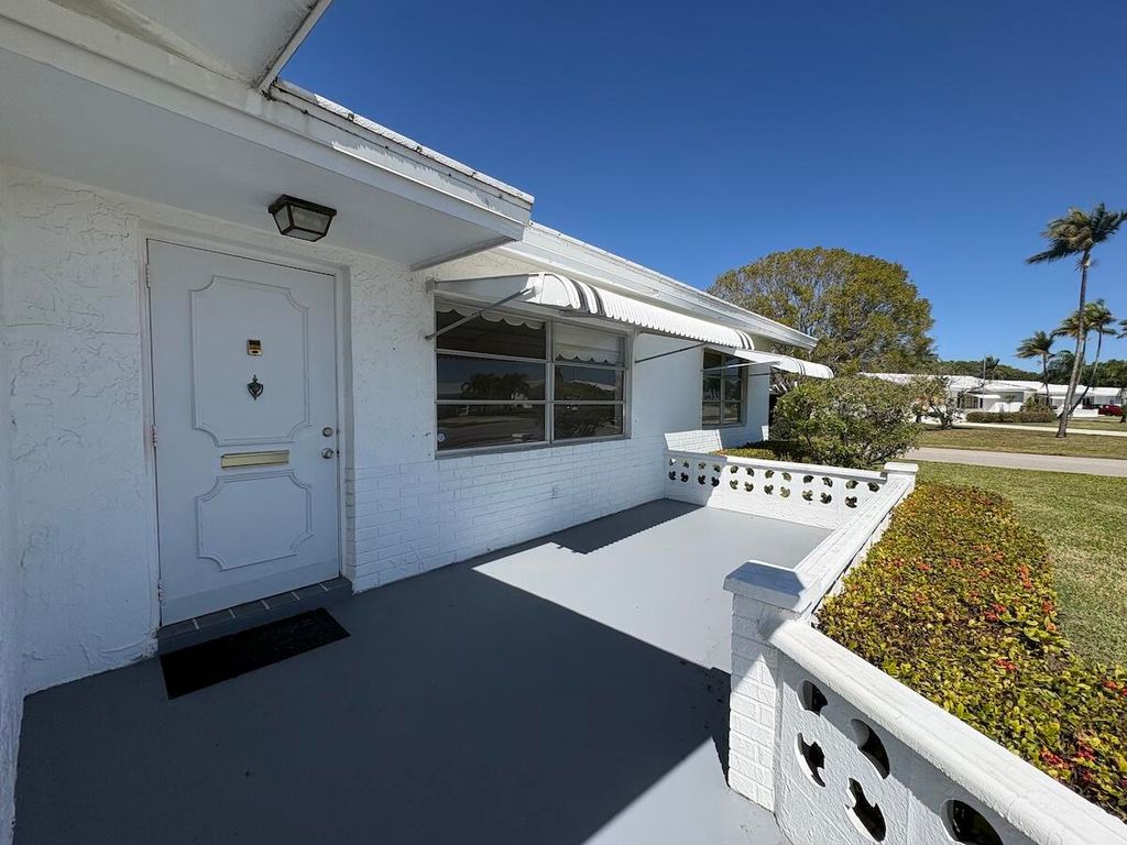 Photo of 2003 SW 18th Street, Boynton Beach, FL 33426 (MLS # R11169777)