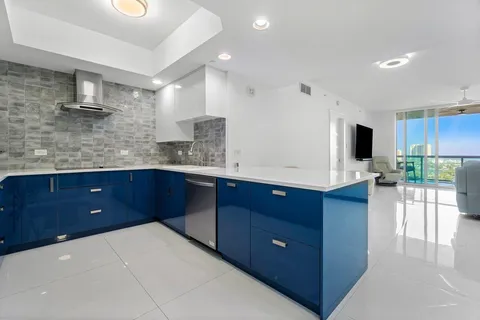 2640 Lake Shore Drive Unit 1614, Riviera Beach, FL MLS: R11063440