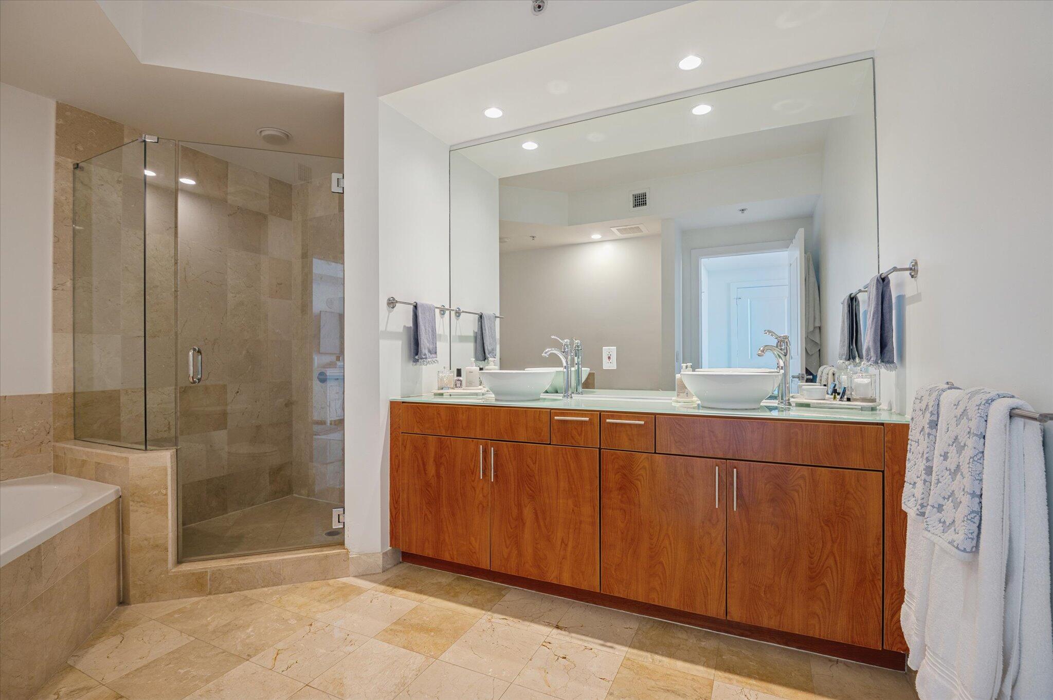 STRADA 315 CONDO - Residential