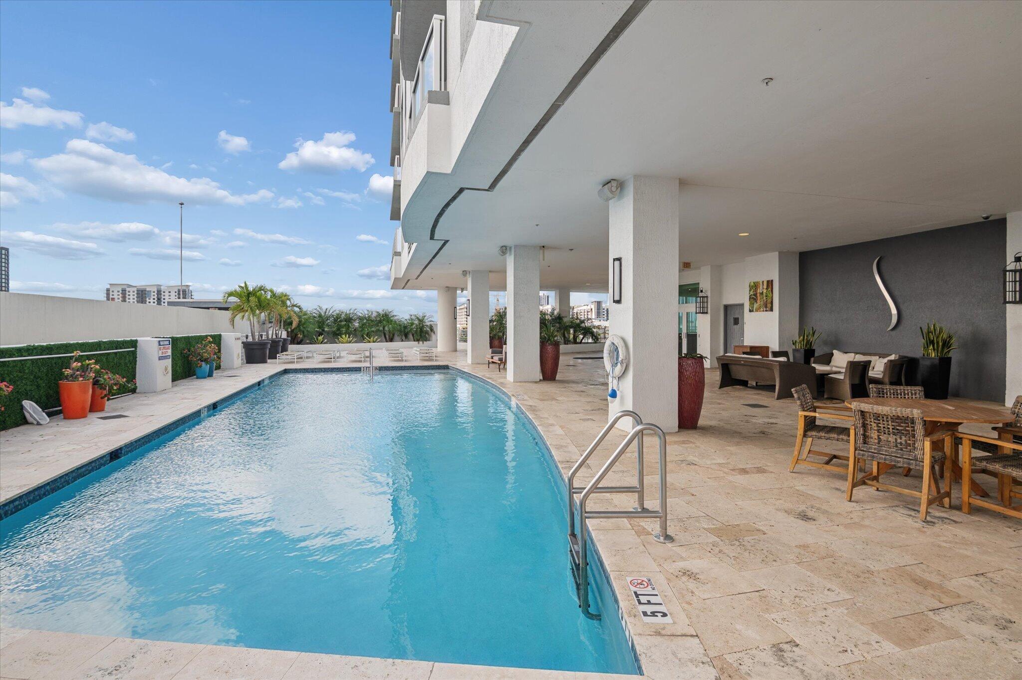 STRADA 315 CONDO - Residential
