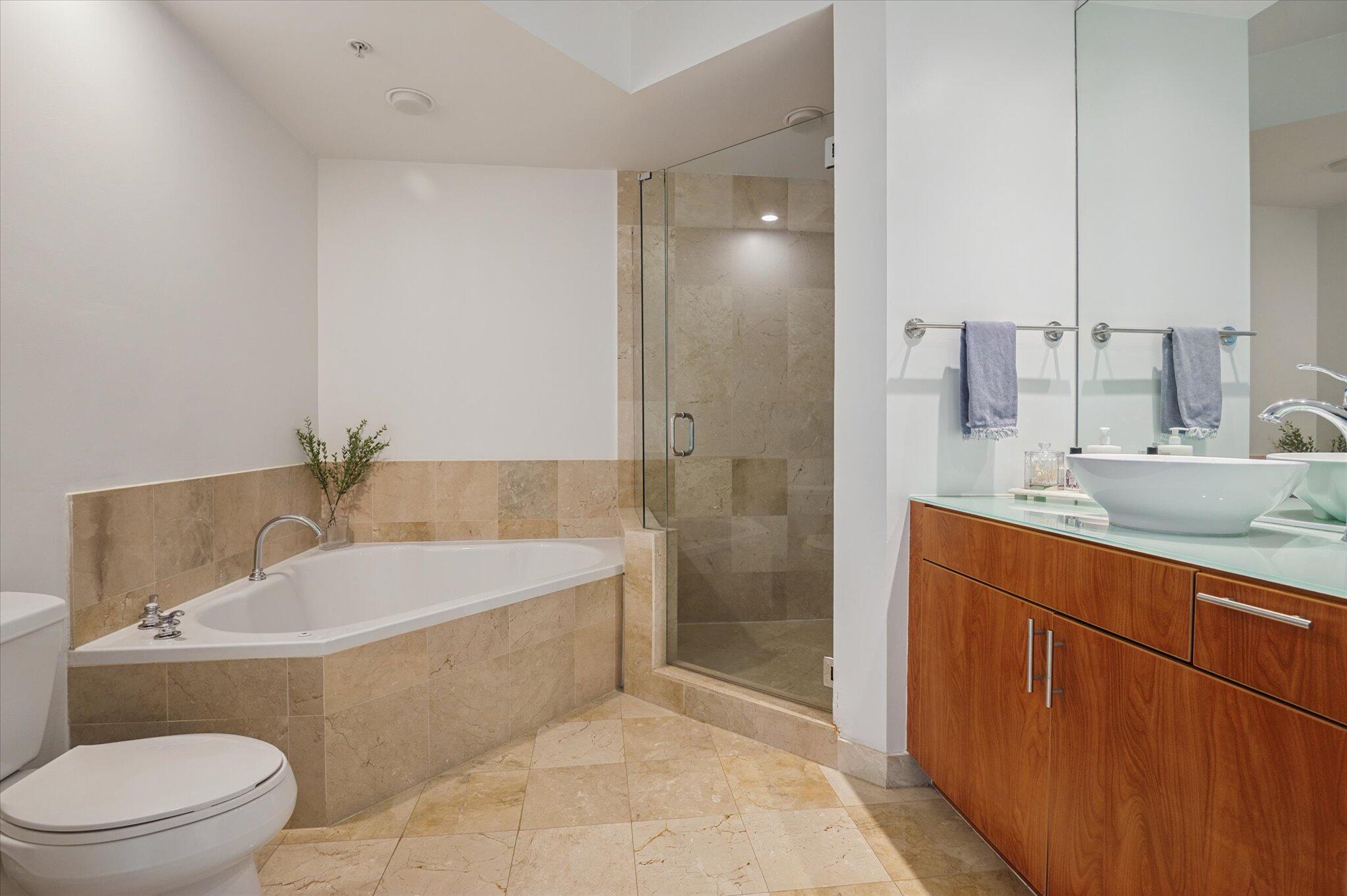 STRADA 315 CONDO - Residential