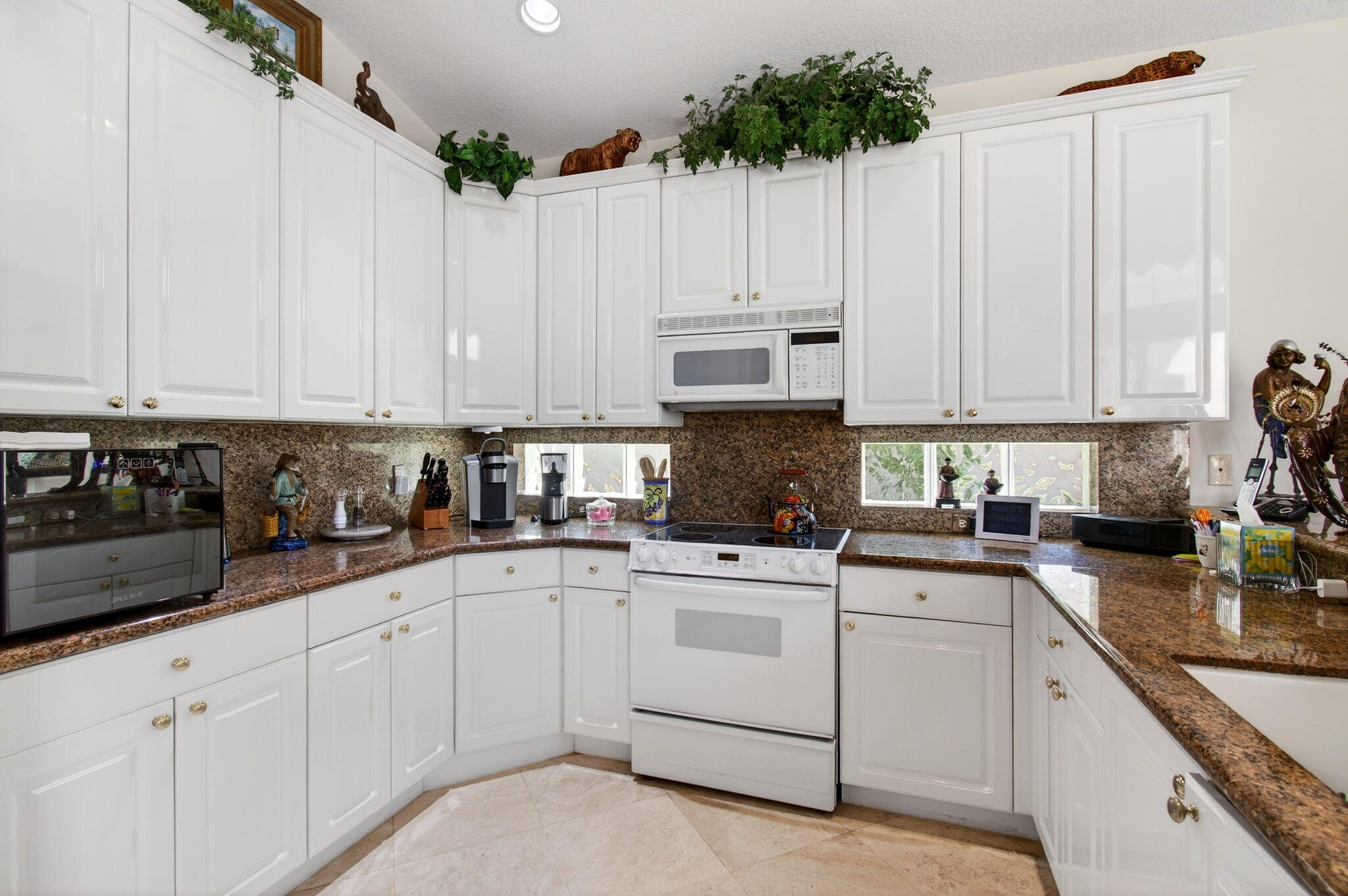 VALENCIA ISLES - Residential