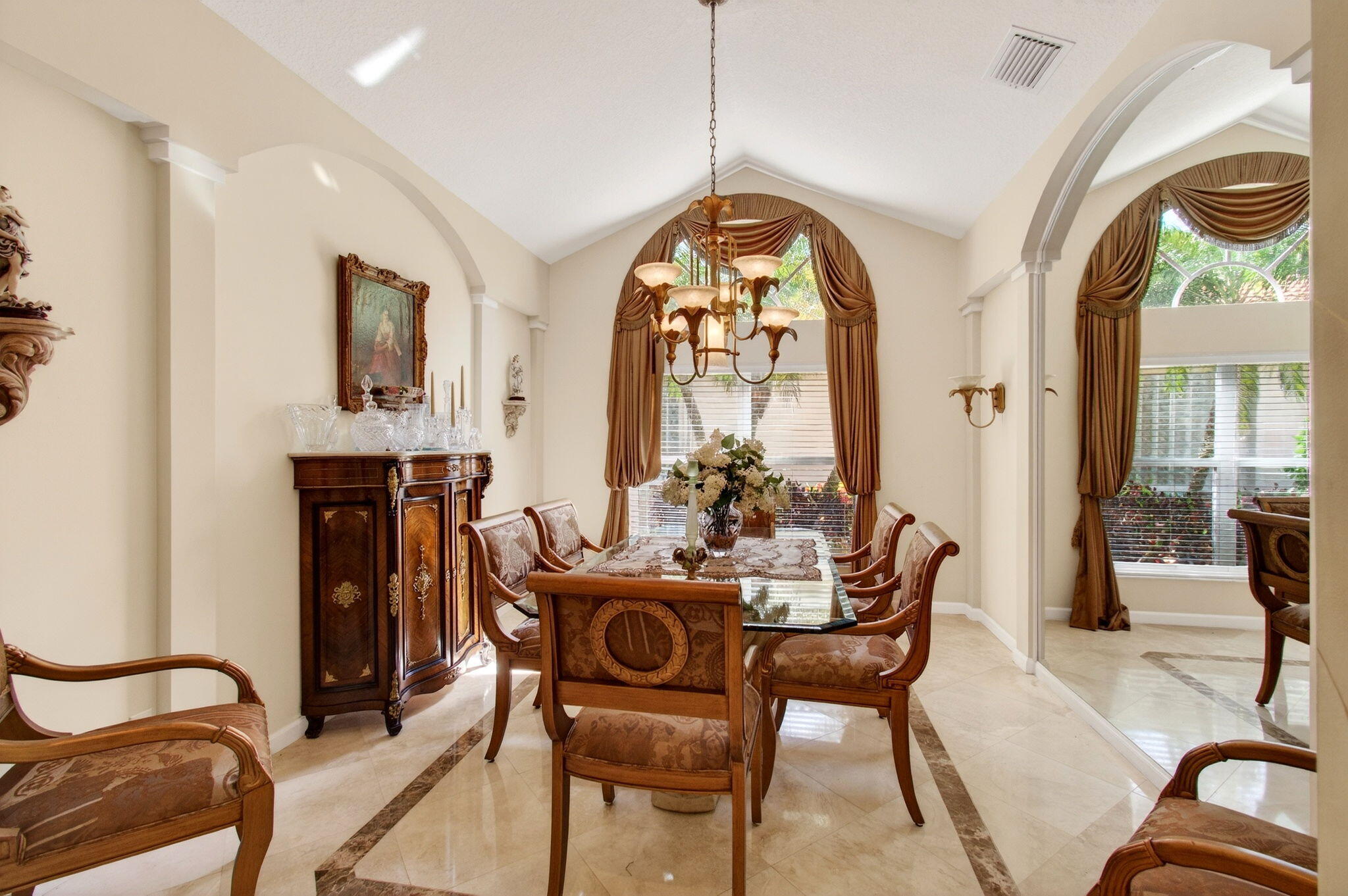 VALENCIA ISLES - Residential