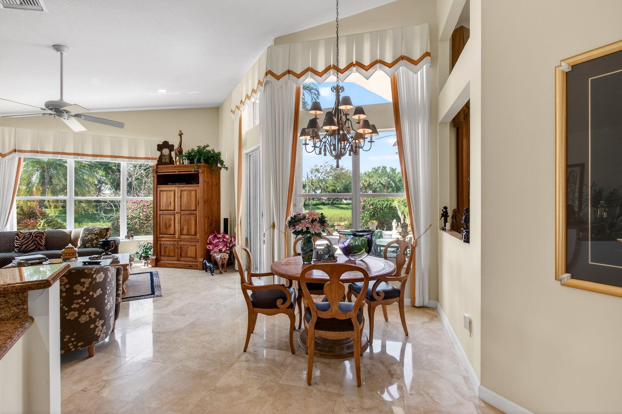 VALENCIA ISLES - Residential