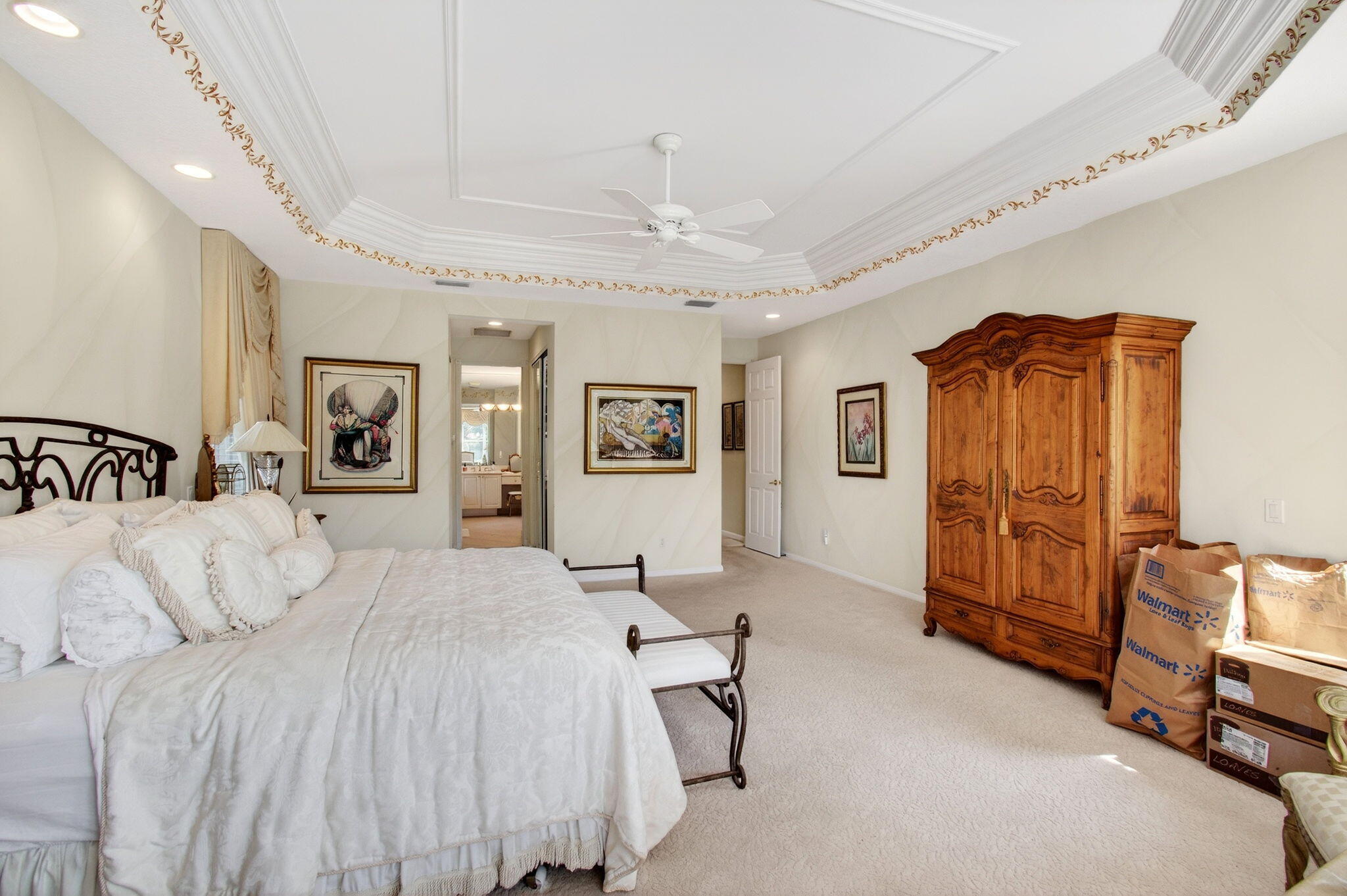 VALENCIA ISLES - Residential