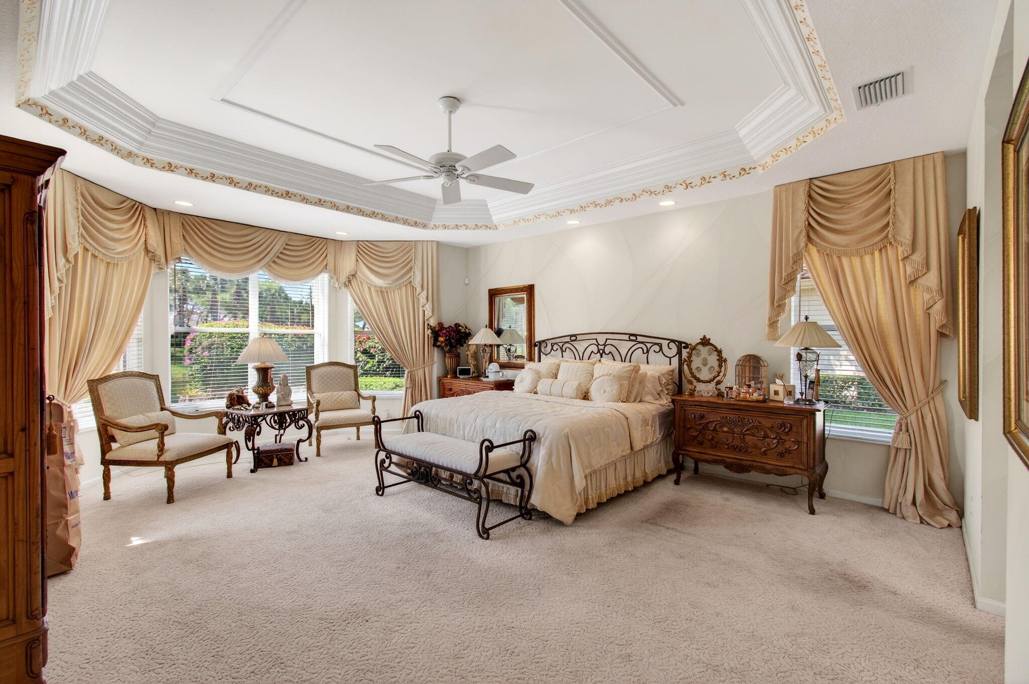 VALENCIA ISLES - Residential