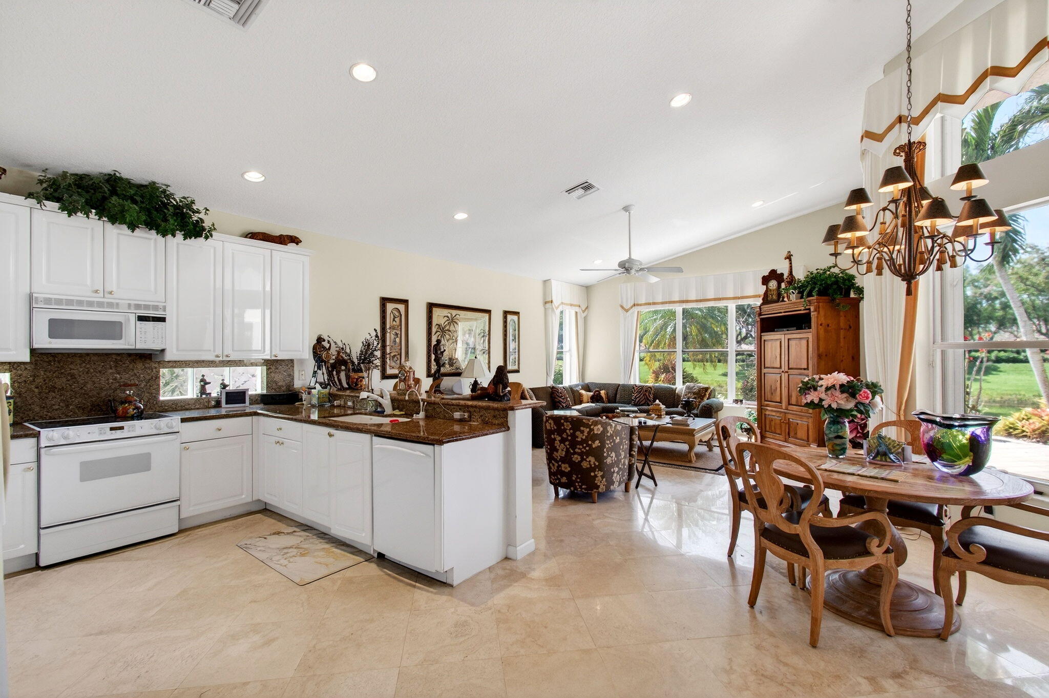 VALENCIA ISLES - Residential