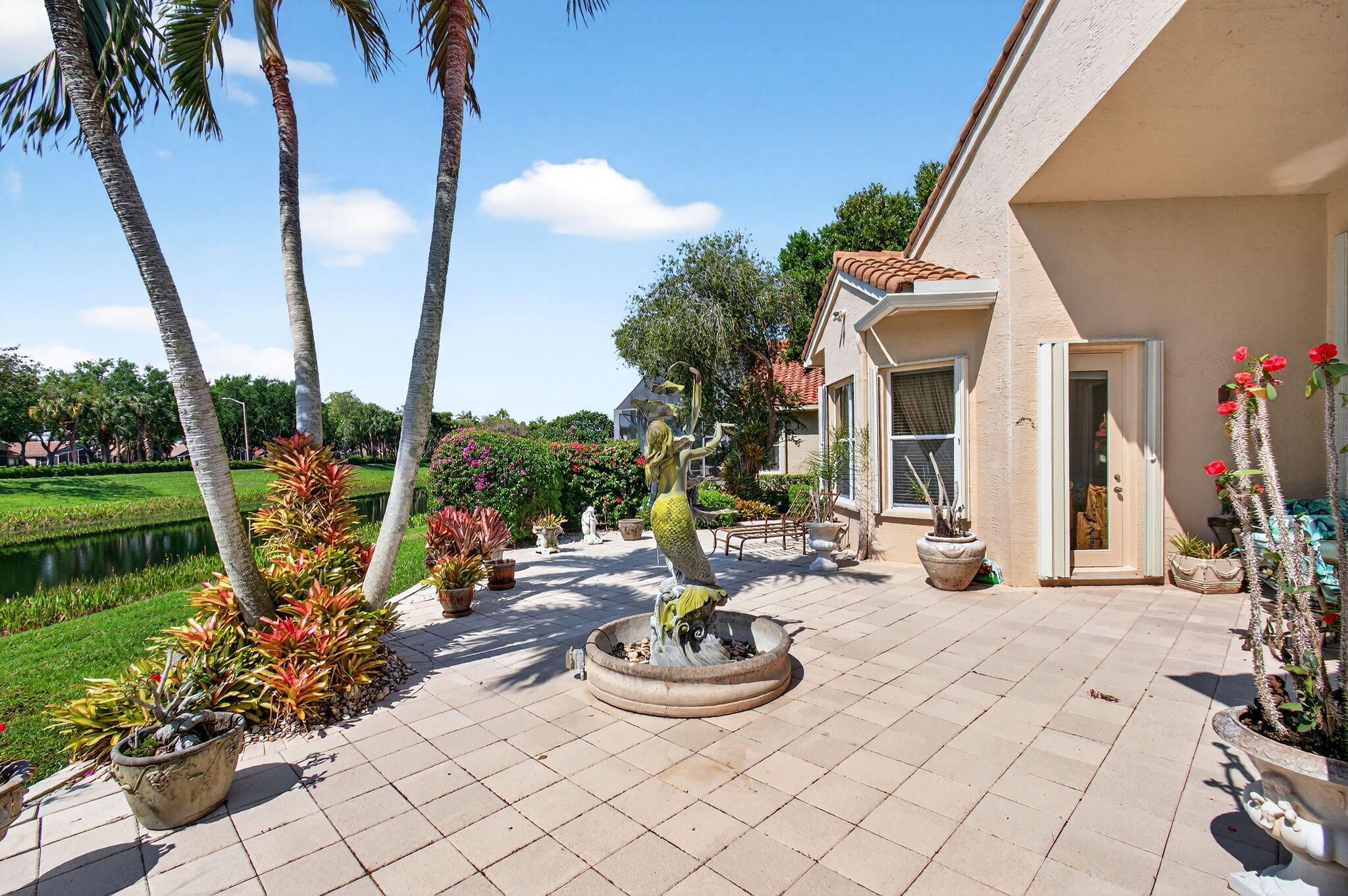 VALENCIA ISLES - Residential