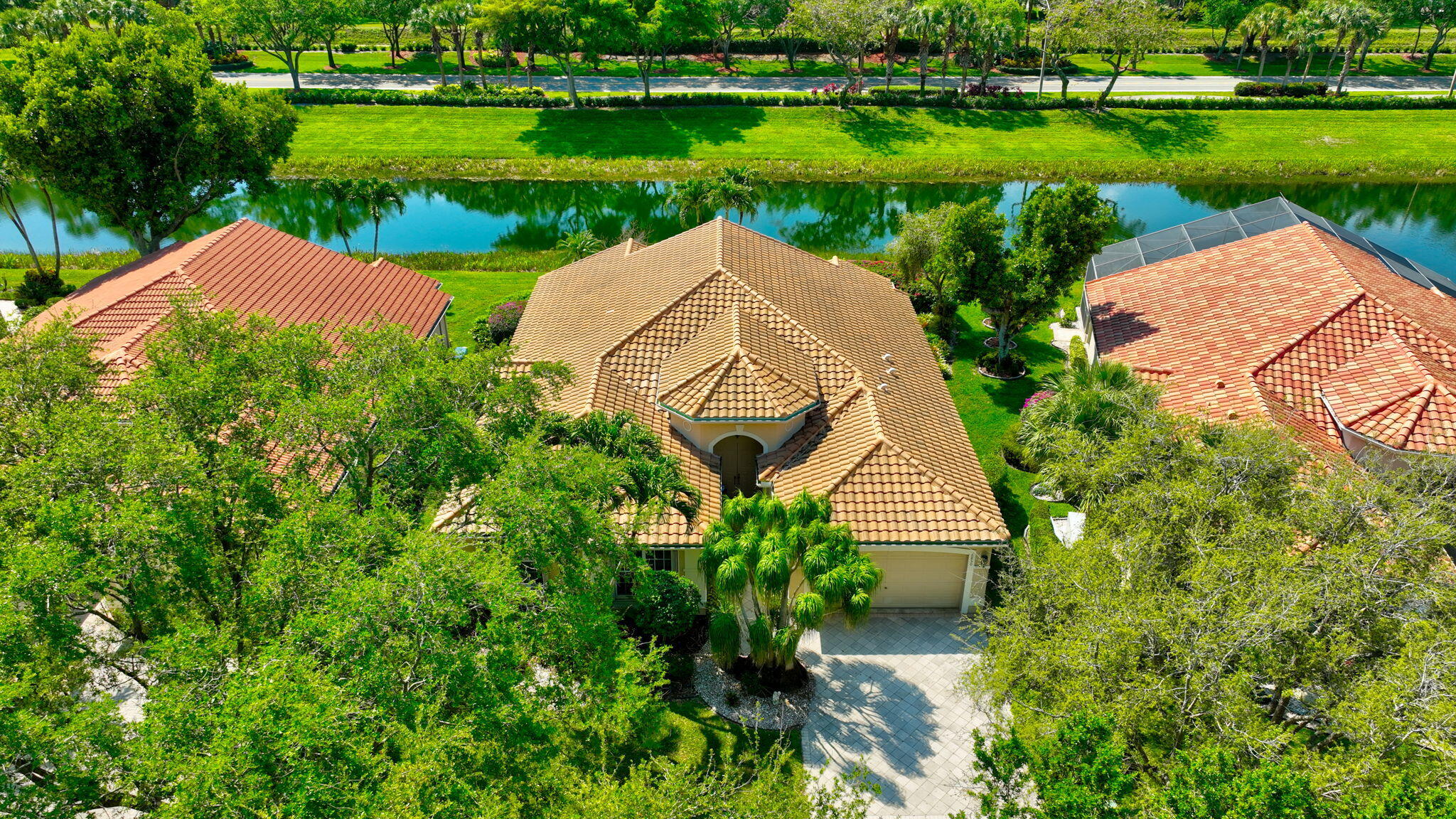 VALENCIA ISLES - Residential