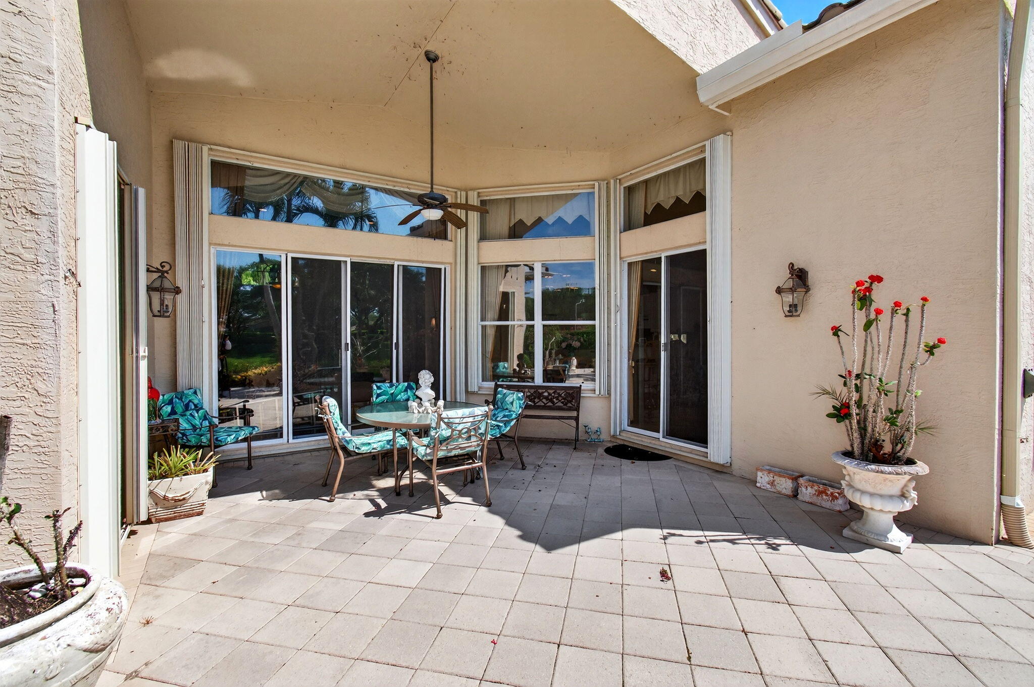 VALENCIA ISLES - Residential