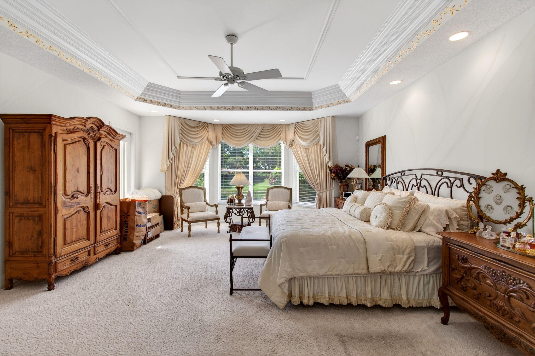 VALENCIA ISLES - Residential