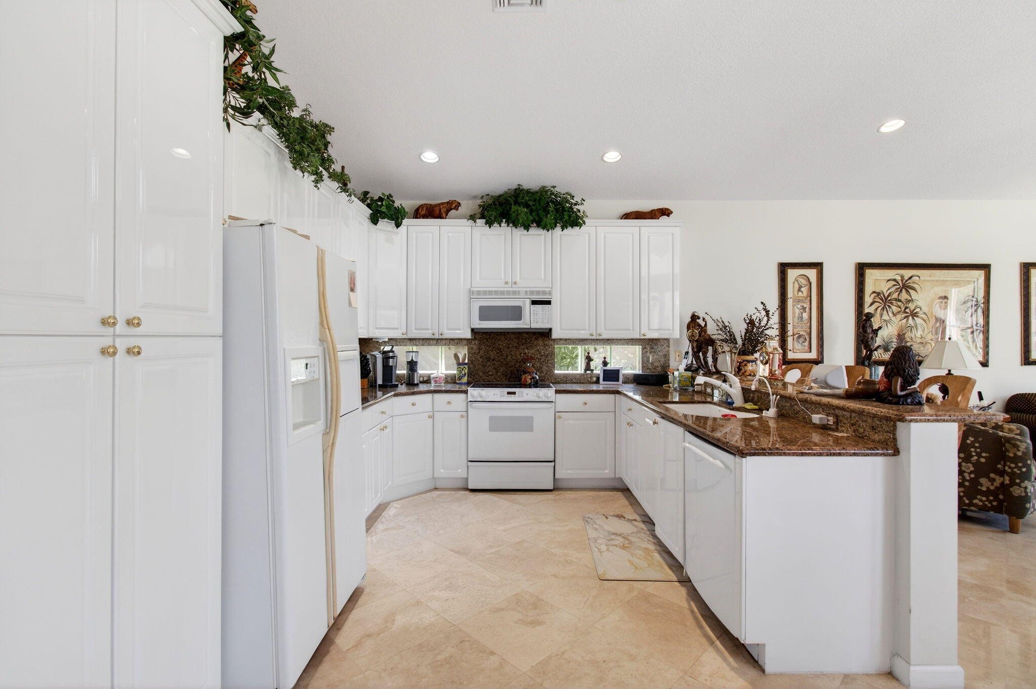 VALENCIA ISLES - Residential