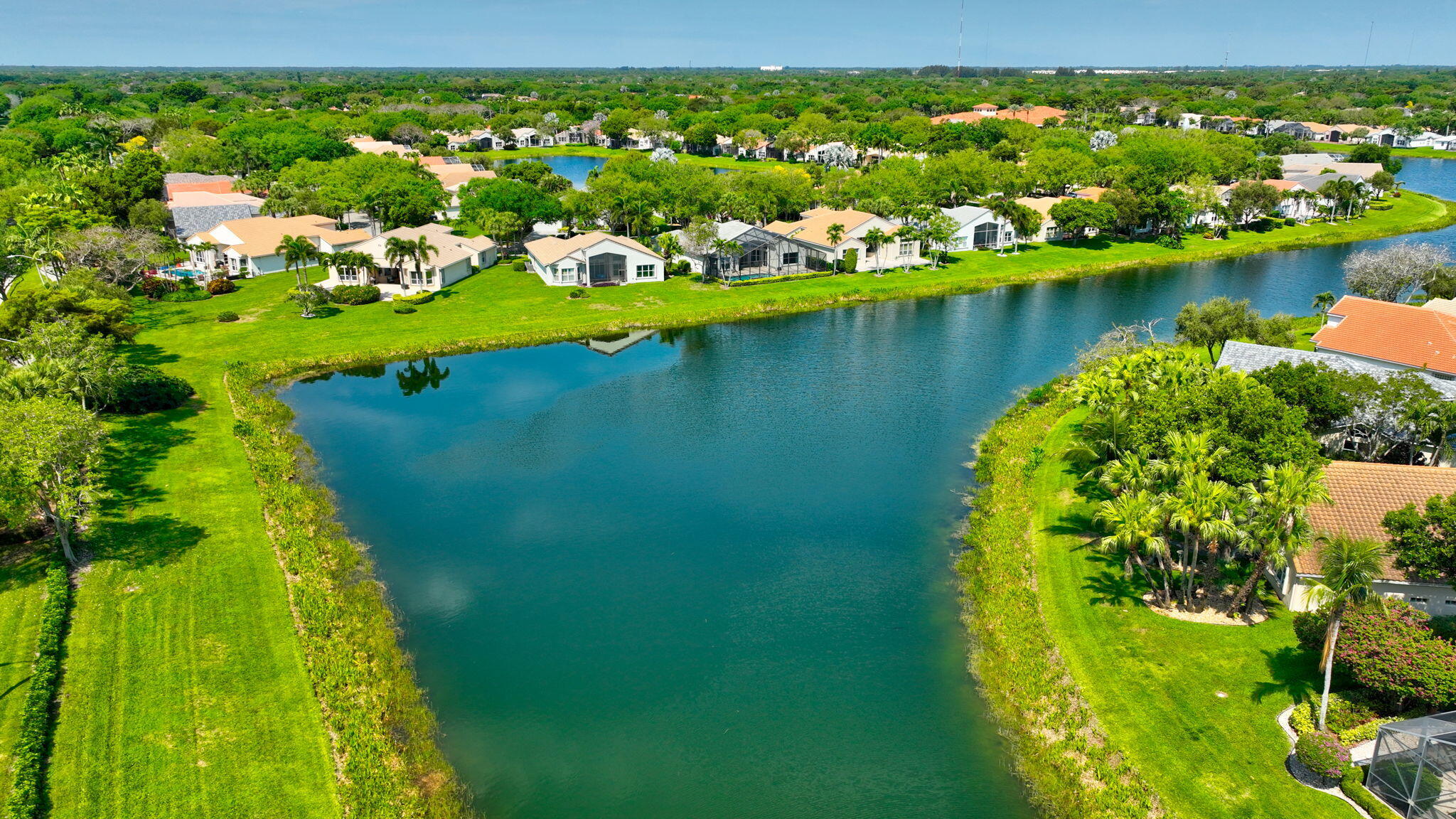 VALENCIA ISLES - Residential