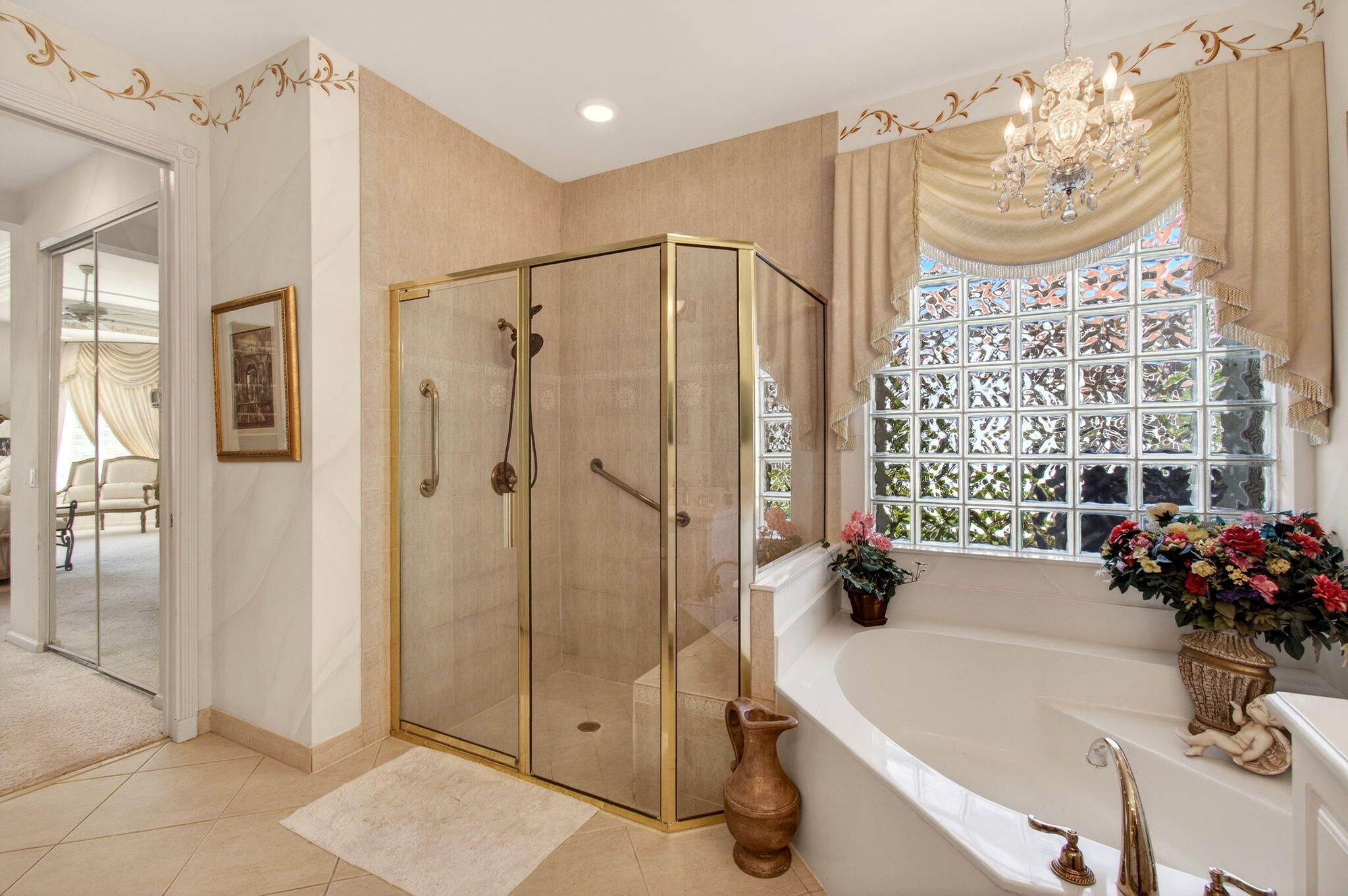 VALENCIA ISLES - Residential