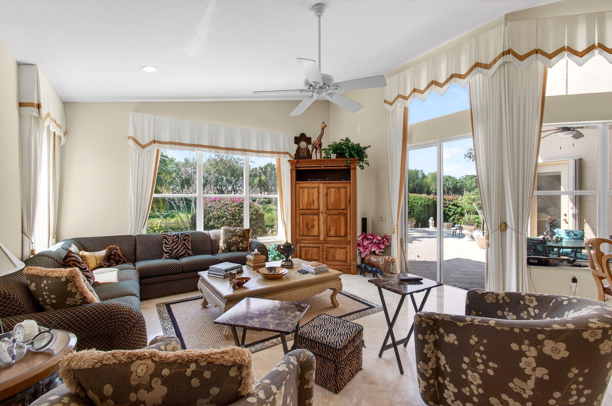 VALENCIA ISLES - Residential