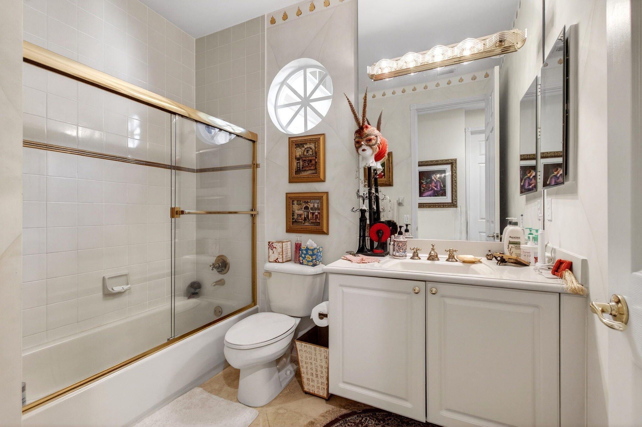 VALENCIA ISLES - Residential