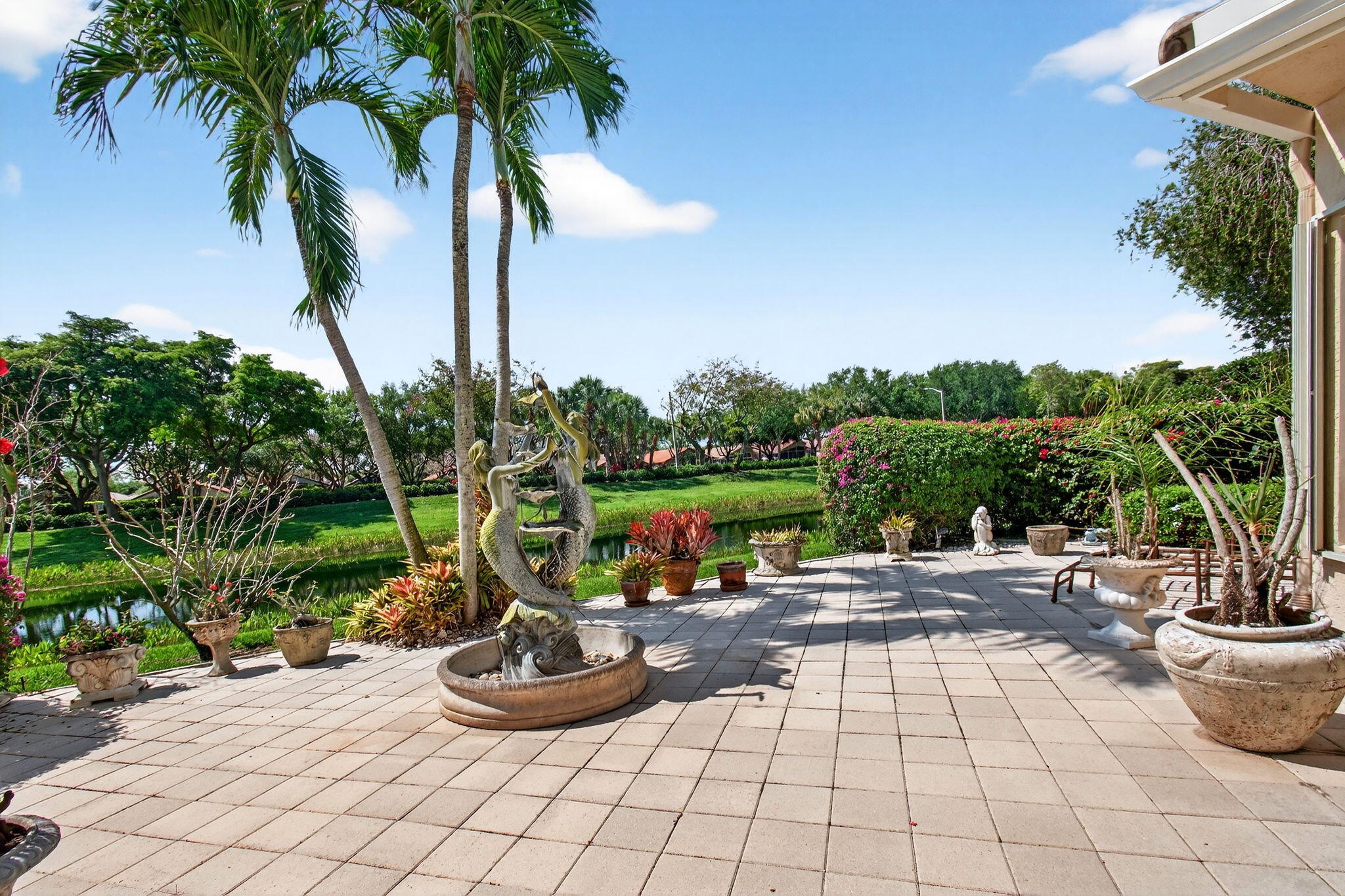 VALENCIA ISLES - Residential