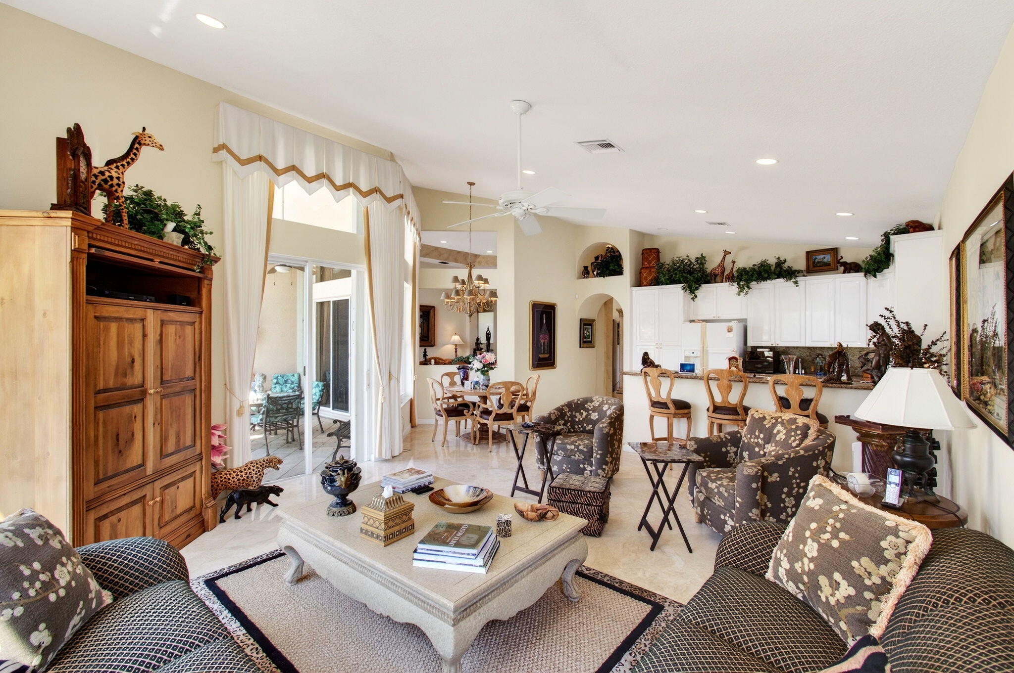 VALENCIA ISLES - Residential