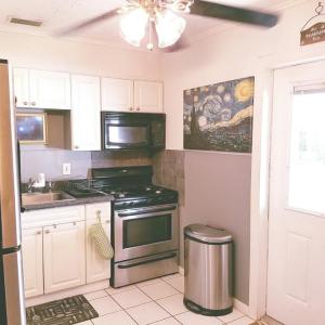 ENGLEWOOD MANOR - Residential