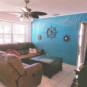 ENGLEWOOD MANOR - Residential