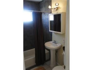 ENGLEWOOD MANOR - Residential