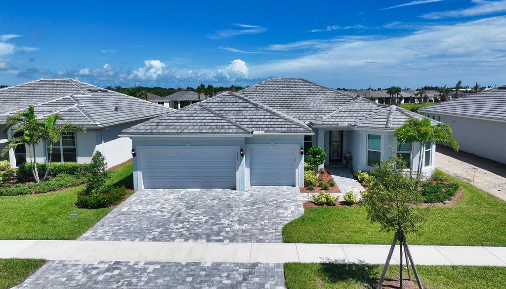 Photo of 1288 Haven Circle, Vero Beach, FL 32960 (MLS # B26005153)